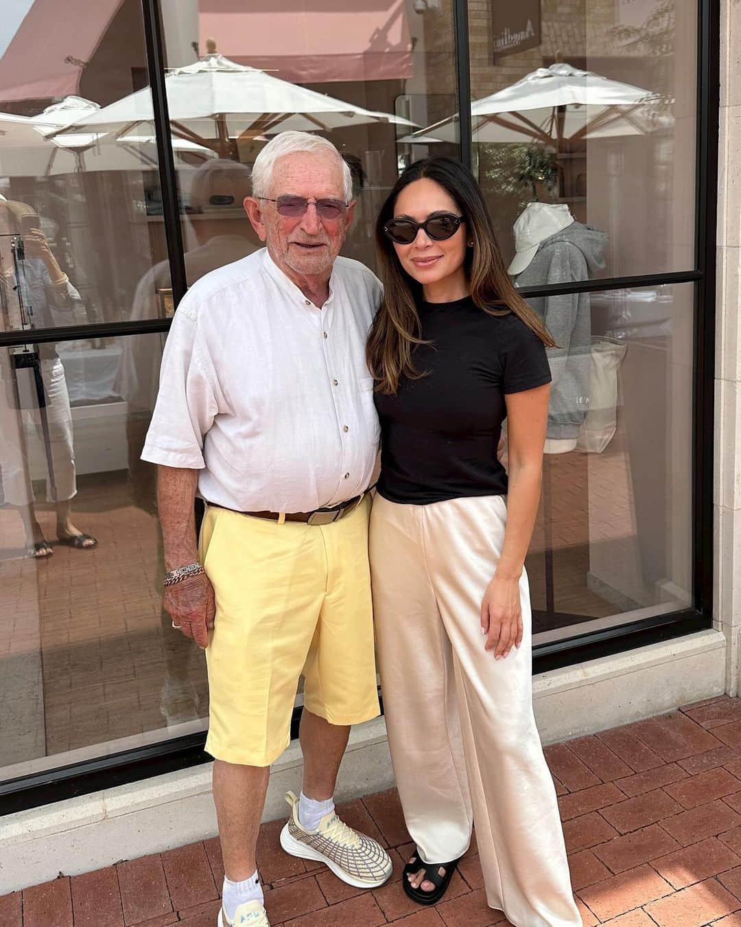 Marianna Hewittのインスタグラム：「a few weeks ago my dad came up to have lunch with me and he pointed out a spot on his arm. When I saw it I immediately knew what it was and made an appointment to see a dermatologist, who then did a biopsy and found out it was skin cancer.  He just had it removed (swipe, but warning it’s stitches) but sharing this as a reminder to please wear sunscreen everyday. The best sunscreen is the one you want to wear. I don’t care which you choose mineral or chemical — something is better than nothing. I just encourage you to find one you don’t mind applying everyday — and remember to get your skin checked with your dermatologist annually and if you see anything unusual, get it checked it out. 🤍  Also my dad is doing fine! he’s also had a cancer of the eye and prostate cancer, both of which he is diligent with follow up’s post radiation to monitor.」