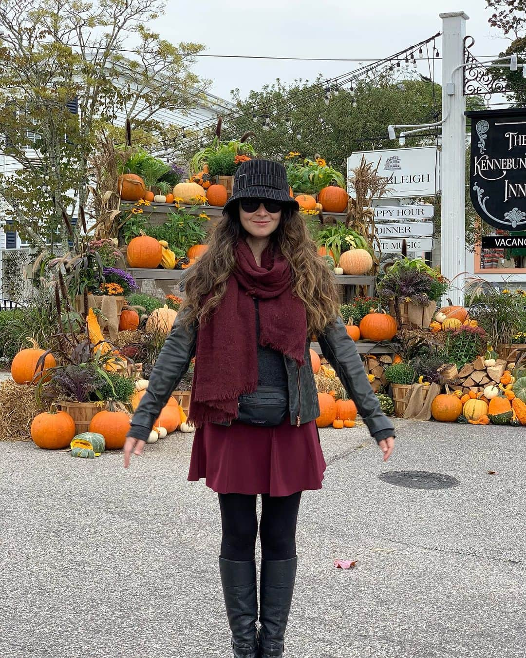 ヴァネッサ・マラーノのインスタグラム：「It’s fall y’all.」