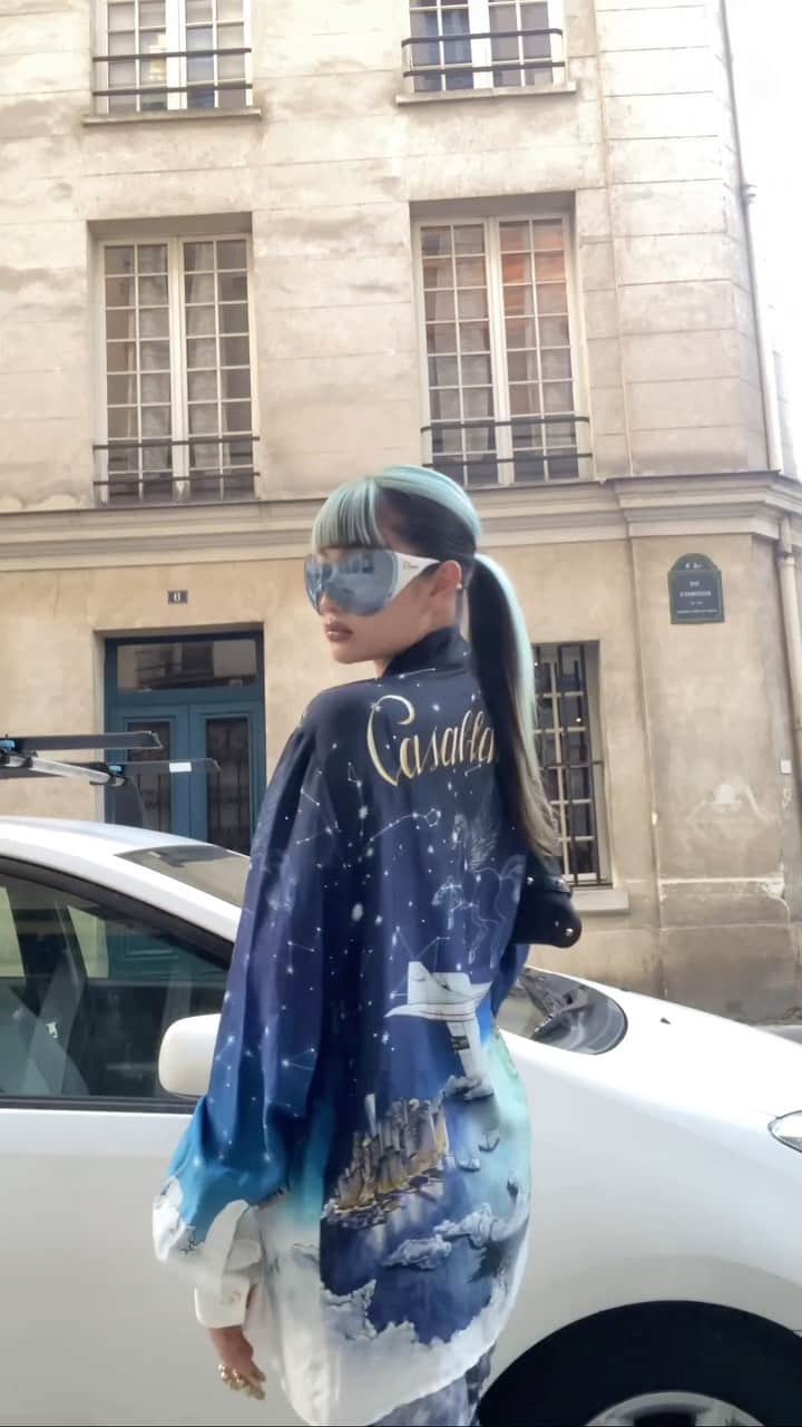 moanaのインスタグラム：「📍went @casablancabrand showroom with my favorite casa shirts💙　#pfw   #fashion #paris #parisfrance #parisfashion #parisfashionshow #parisfashionweek #pfw2024 #outfit #reels #newreels」