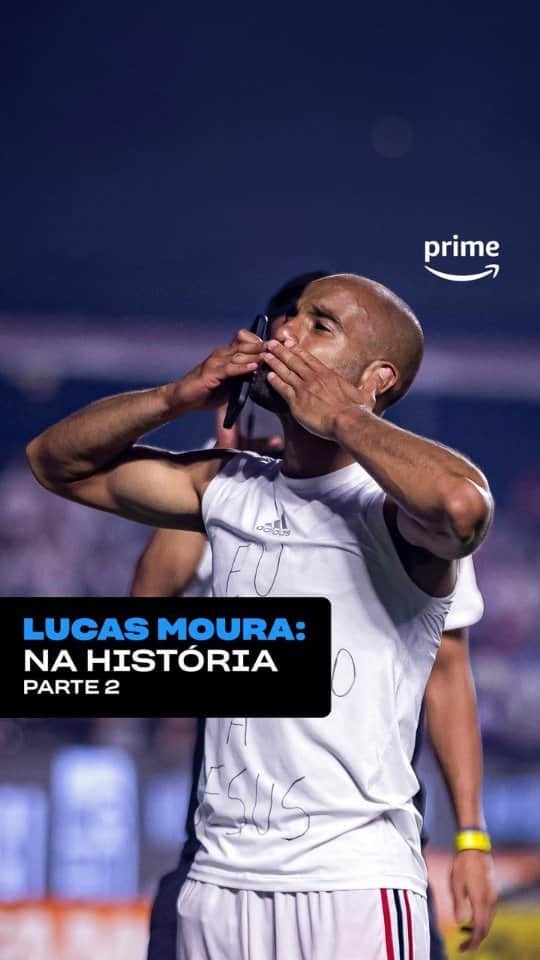 ルーカス・ロドリゲス・モウラ・ダ・シルヴァのインスタグラム：「Eu sei, eu sei... Vocês estavam ansiosos para ver a parte 2 do doc #LucasMouraNaHistória, mas A ESPERA ACABOU! 💥💥💥 A segunda parte do documentário que conta os bastidores da trajetória de um dos nomes mais icônicos do Tricolor estreia neste sábado, dia 07/10. ❤️🤍🖤 É EXCLUSIVO, no Youtube do Prime Video e no @primevideosportbr.  #LucasMoura #SPFC #SãoPauloFC #AssistaNoPrime #PrimeVideo #CdB #CopaDoBrasil #Tricolor @lucasmoura7 @primevideosportbr  🎬: @4comm_bra 🎥: @posssa / @lucasribe_ / @yandgam」