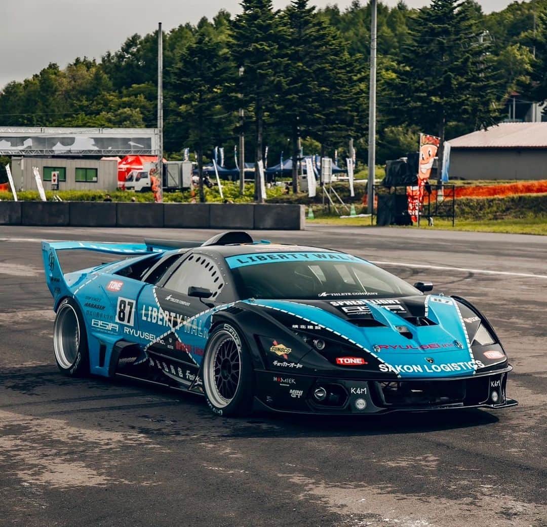 Wataru Katoさんのインスタグラム写真 - (Wataru KatoInstagram)「LIBERTY WALK @d1gpse LB★LAMBORGHINI 1000ホースパワーDRIFT 2MACINEエキシビジョン決定😆 @yokohama.rubber_jp  @nissan @dtrift #lamborghini #collaboration #libertywalktokyo @nissan #nissan#nissansilvia  #thankyou #nice#car#thankyou」10月7日 3時21分 - libertywalkkato
