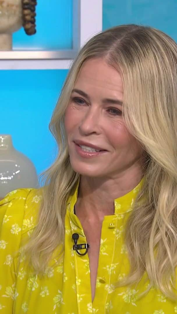 チェルシー・ハンドラーのインスタグラム：「@chelseahandler talks to Hoda and Jenna about meeting Jenna’s dad for the first time while playing pickleball — and it was very unique 😂」