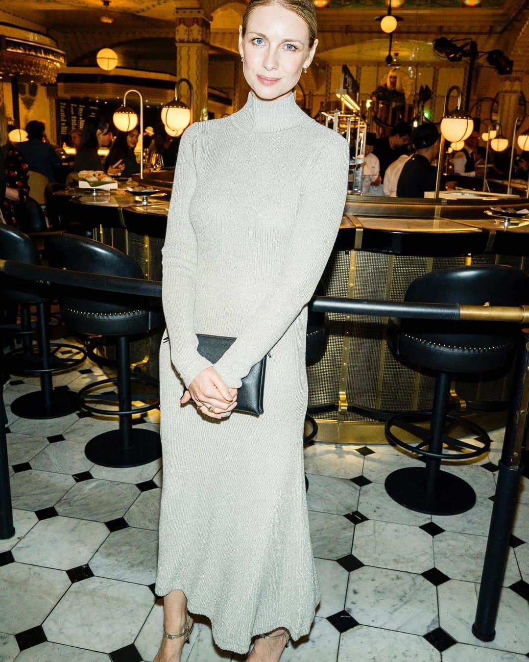 カトリナ･バルフのインスタグラム：「Really fun night @harrods celebrating their new @harrodsdininghall  The amazing @selfesteemselfesteem performed and blew everyone away.  Wearing : @maria_mcmanus_  Hair : @garethbromell  💕」