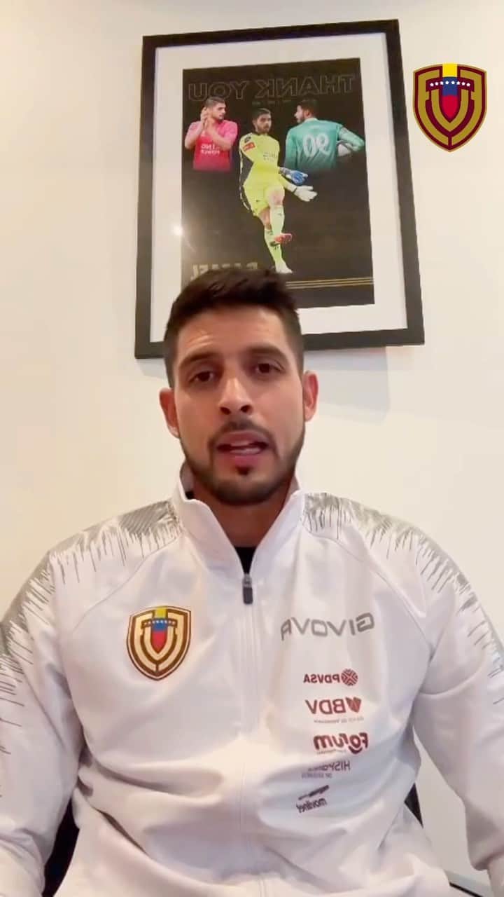 のインスタグラム：「EL ARQUERO DE NUESTRA SELECCIÓN 🧤💛💙❤️   GRACIAS CRACK ! DE TU MANO Y DE LA MANO DE LOS 23 GUEREROS VINOTINTOS LOGRAREMOS EL SUEÑO!!! 🇻🇪🇻🇪   @RAFAROMO1 🤜🏽🤛🏽  MANO TENGO FE ❤️ 9/10/23」