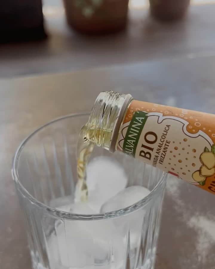 リュプカ・ゴイッチのインスタグラム：「#fridayisover 🤍🍀」