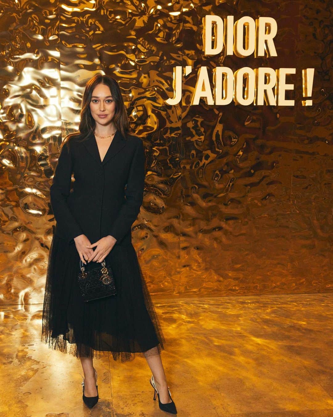アリシア・デブナム・キャリーさんのインスタグラム写真 - (アリシア・デブナム・キャリーInstagram)「A little get ready with me with  @vogueaustralia for the J’adore Dior exhibition in Paris! ✨   @dior  @diorbeauty」10月7日 3時57分 - alyciajasmin