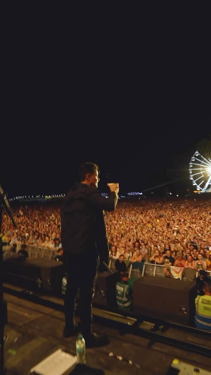 The Scriptのインスタグラム：「Thank you for all of the birthday wishes!! You’re the best #thescriptfamily ❤️🙌」