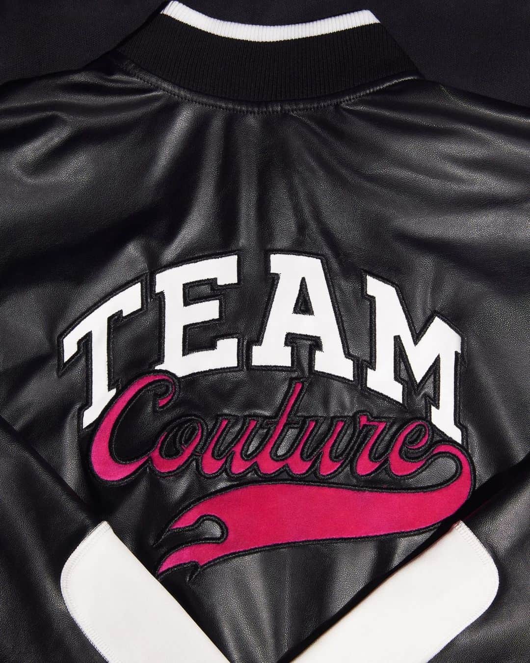 ジューシークチュールのインスタグラム：「The only team worth repping. #JuicyCouture」