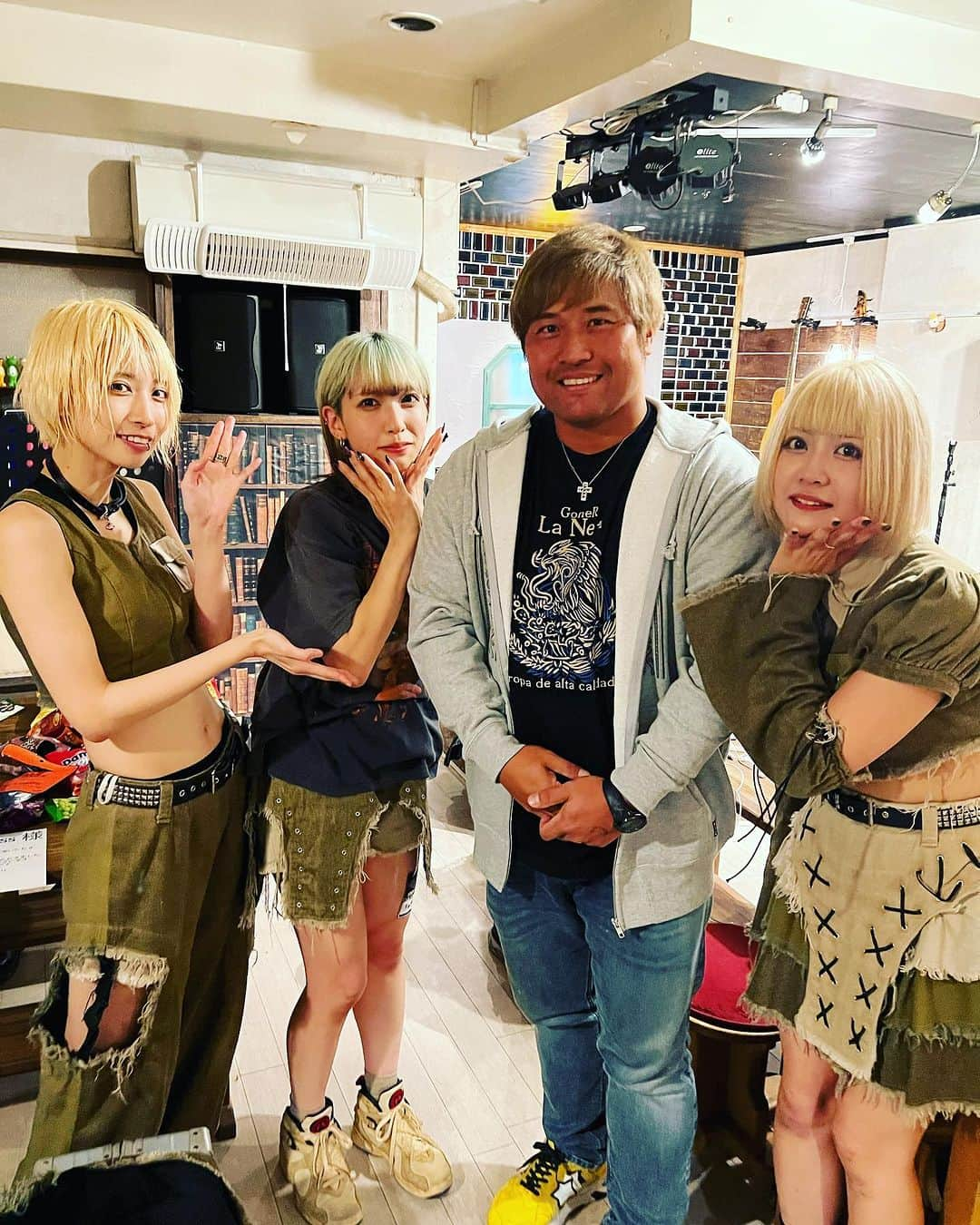 平田良介さんのインスタグラム写真 - (平田良介Instagram)「#mistress #FaM #ROOKieZisPUNK'D #GoneR #club Zion #平田良介  昨日はZionにライブ見にいってきた〜😁  mistressのデスボイスは衝撃受けたな😁 FaMは初めて聴いたけど12月に解散するのがもったいないぐらい聴いてて良かった🎙️  現役時代の登場曲 ROOKieZ is PUNK'D  Fight against yourselfも流れて始まりから終わりまでブチあげのライブですごく楽しかったな〜🎙️ また時間作って見にいきたいなと思った☺️  みなさん昨日のライブではお疲れ様でした😁👍 最高〜🥰🥰🥰」10月7日 9時50分 - ryosuke_hirata_official