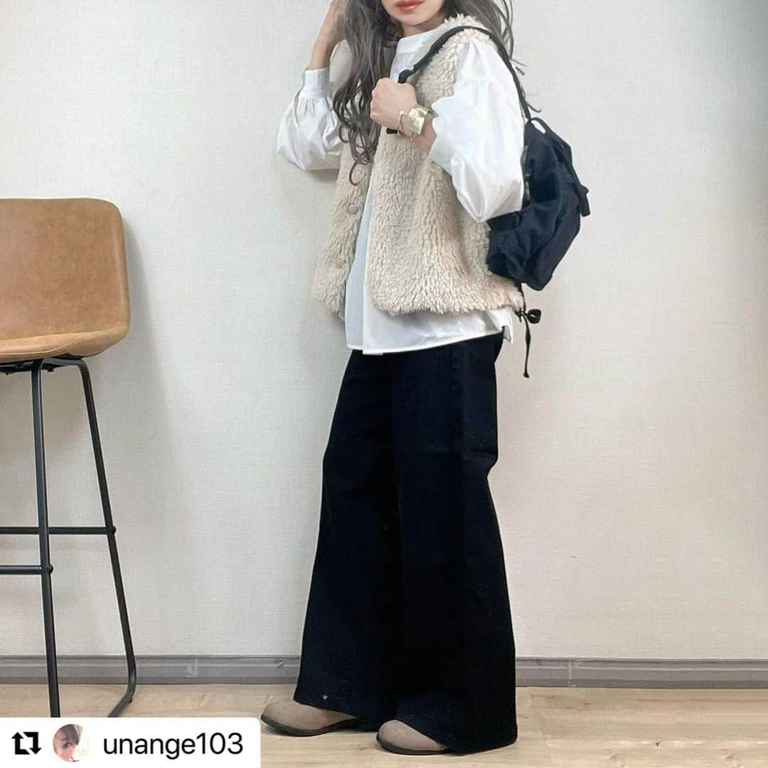 lbcmarketさんのインスタグラム写真 - (lbcmarketInstagram)「@unange103 さん❤️素敵な投稿ありがとうございます😍  #Repost @unange103 with @use.repost ・・・ ＊・°＊・°＊・°＊・°＊  @lbc_official_ 🌟 リバーシブルボアベスト 　zozotown本日¥500クーポン♪  @something_jean 🌟  LISA ワイドデニムパンツ【日本製】  @florge_by_florist 🌟 ＊【2WAYデザイン】 　【軽量】ユニセックス 　キャンバススクエア型リュックサック/ 　バックパック ＊2種展開特殊ライン加工のワイドバングル 　zozotownタイムセール♪  @vivian_collection_official 🌟 軽量ソール＆ローヒール ベルテッドショートブーツ 　zozotownタイムセール&500クーポン♪  *･゜ﾟ･*:.｡..｡.:*･''･*:.｡. .｡.:*･゜ﾟ･*  *･゜ﾟ･*:.｡..｡.:*･''･*:.｡. .｡.:*･゜ﾟ･*  今日もご覧いただきありがとうございました✨  🔸お読み下さい🙏🔸 室内での撮影の為 画像に若干明るさ調節しております。 なるべく実際のカラーに近づくように心がけておりますが 多少違いがでることがありますので 商品購入を検討される場合 必ず wearタグから実際の商品の確認を お願いいたします🙇‍♀️  ［PR］ #wear #wear更新 #着回し  #着回しコーデ #毎日コーデ  #PR #コーデ記録 #きょコ #今日のコーデ  #カジュアルコーデ #プチプラ  #プチプラコーデ #165cmコーデ  #165cm #大人カジュアル  #オトナカジュアル #オトナ女子 #lbc #florist #フローリスト #something #サムシング #vivian #ヴィヴィアン」10月7日 9時44分 - lbc_official_