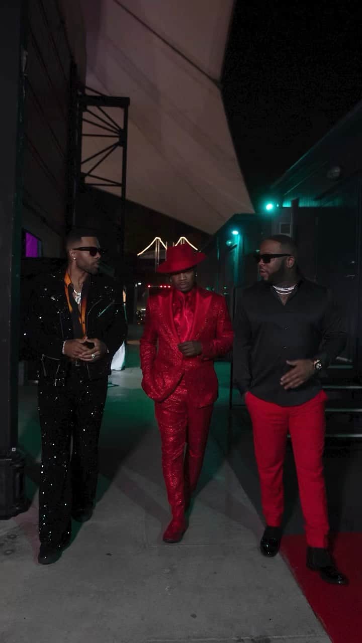 NE-YOのインスタグラム：「Thank you to my brothers @marioworldwide and @pleasurep for hittin' the road with me. Shout out to my team, I couldn't have done it without y'all. AND A BIG THANK YOU TO ALL MY FANS! Until next time...see y'all soon! #ChampagneAndRoses🥂🌹 📸: @christianngilchrist」
