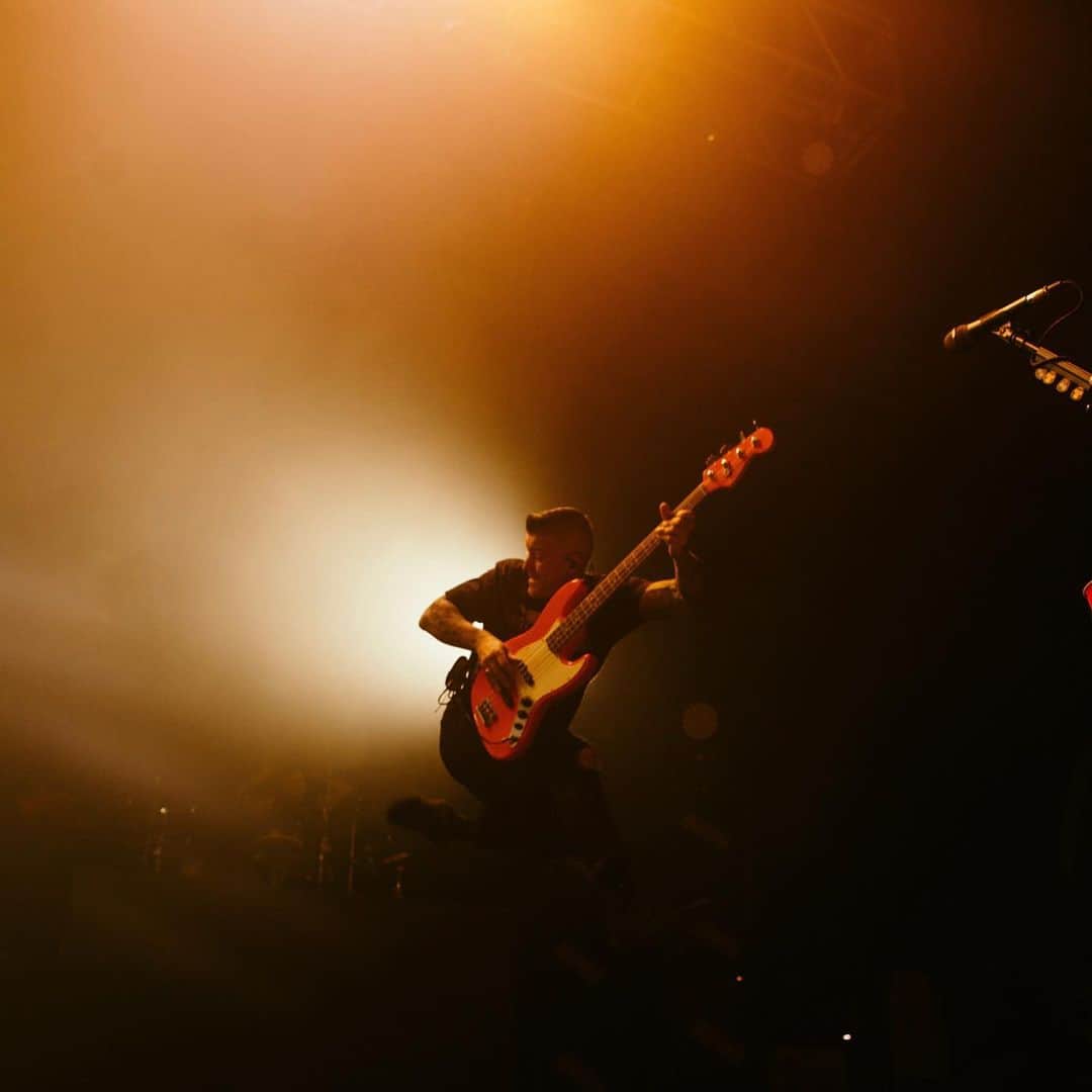 All Time Lowさんのインスタグラム写真 - (All Time LowInstagram)「The fog of tour…   Phoenix thank you for a sold out show tonight. Can’t wait to see you…」10月7日 4時29分 - alltimelow
