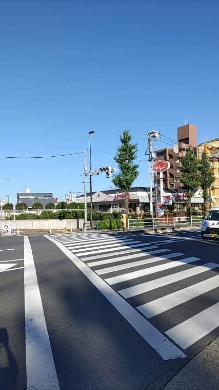 菅原一秀のインスタグラム：「10月6日(金)、秋晴れの空のもと6:30～8:30am、高松交差点に立ちました。 #菅原一秀 #すがわら一秀 #東京９区 #元経済産業大臣 #元自民党衆議院議員 #駅頭演説33年 #練馬生まれ #練馬区」