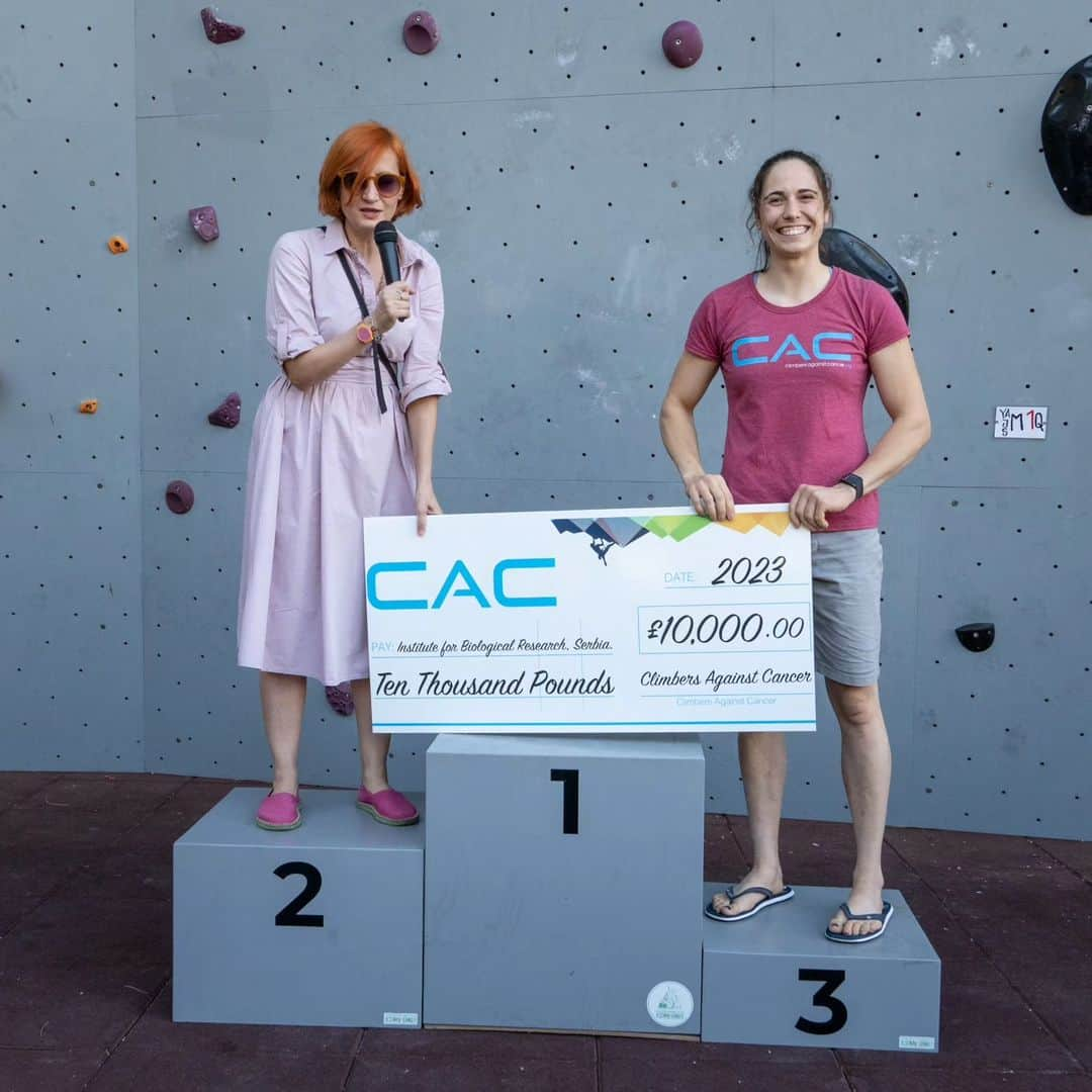 スターシャ・ゲージョのインスタグラム：「Last Saturday I took part in the Serbian Open Nationals in Lead climbing. We had some lovely routes by @lukamuzar @tomislavsproh @repekrok .  Besides taking the gold, a moment which made my heart full was handing over the CAC @climbersagainstcancerofficial donation cheque to the Institute for Biological Research @ibiss.bg.ac.rs . I have been a CAC ambassador for quite a while, and now I got this honour too, especially in the city of Belgrade, where I had met John Ellison for the first time, many many years ago.  #climbersagainstcancer @climbersagainstcancer   @trangoworldofficial @unparallelup @tokyo_powder_germany   @penjaci_srbija」