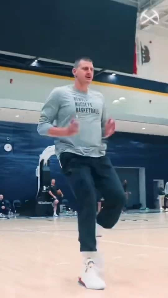 ニコラ・ヨキッチのインスタグラム：「🃏 the TE  . . 🎥 @nuggets . . #jokic #jokicnikola #joker #nikola #nikolajokic #denver #nuggets #denvernuggets #colorado #nba #basketball #serbia #usa #srbija #sombor #belgrade #beograd #mvp」