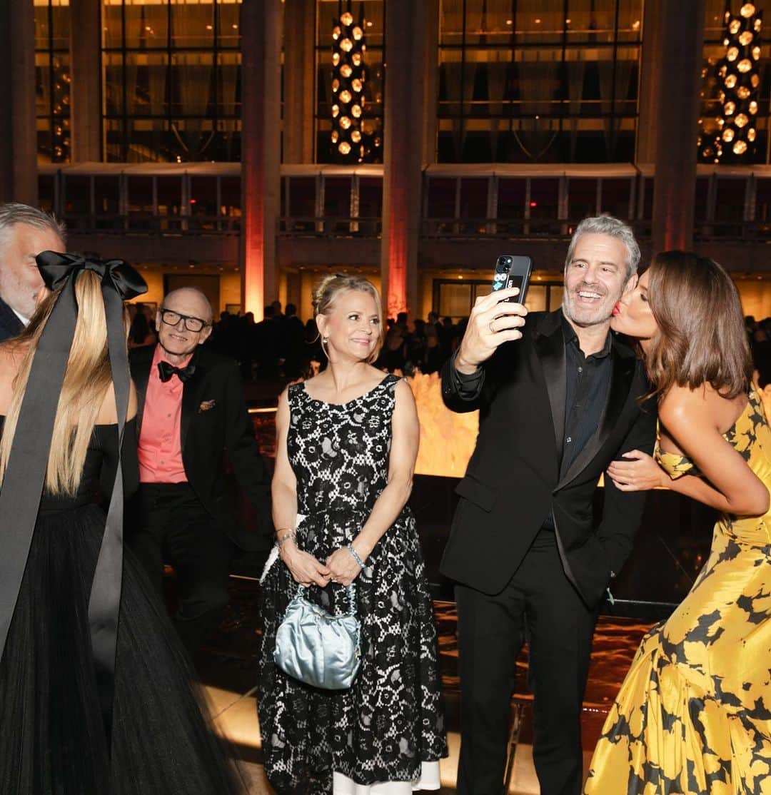 アンディー・コーエンさんのインスタグラム写真 - (アンディー・コーエンInstagram)「A magical evening celebrating 75 years of @nycballet with a few of my pals! (📸: by Julie Skarratt, Nina Westervelt)」10月7日 5時33分 - bravoandy