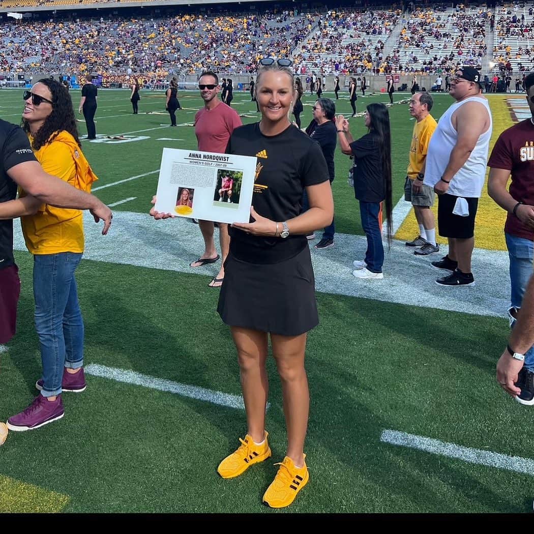 アンナ・ノルドクビストのインスタグラム：「This memory came up from a year ago… being inducted into the @sundevilathletics Hall of Fame. One of my more proud moments as an Athlete! 🫶🏻  I often look back at how grateful I am for getting the opportunity to come to @arizonastateuniversity and play golf for them. I know I wouldnt be where I am today without them. 🫶🏻」