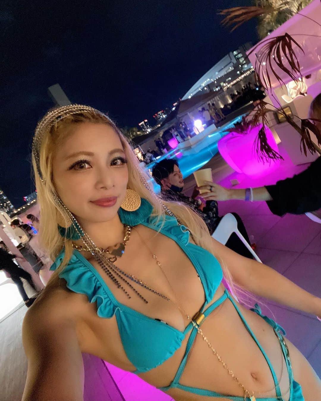 ミニサヤヒメのインスタグラム：「ダンサー総勢11名で踊りました🥰🩵 野外で踊るって最高にきもちいい〜🥹✨」