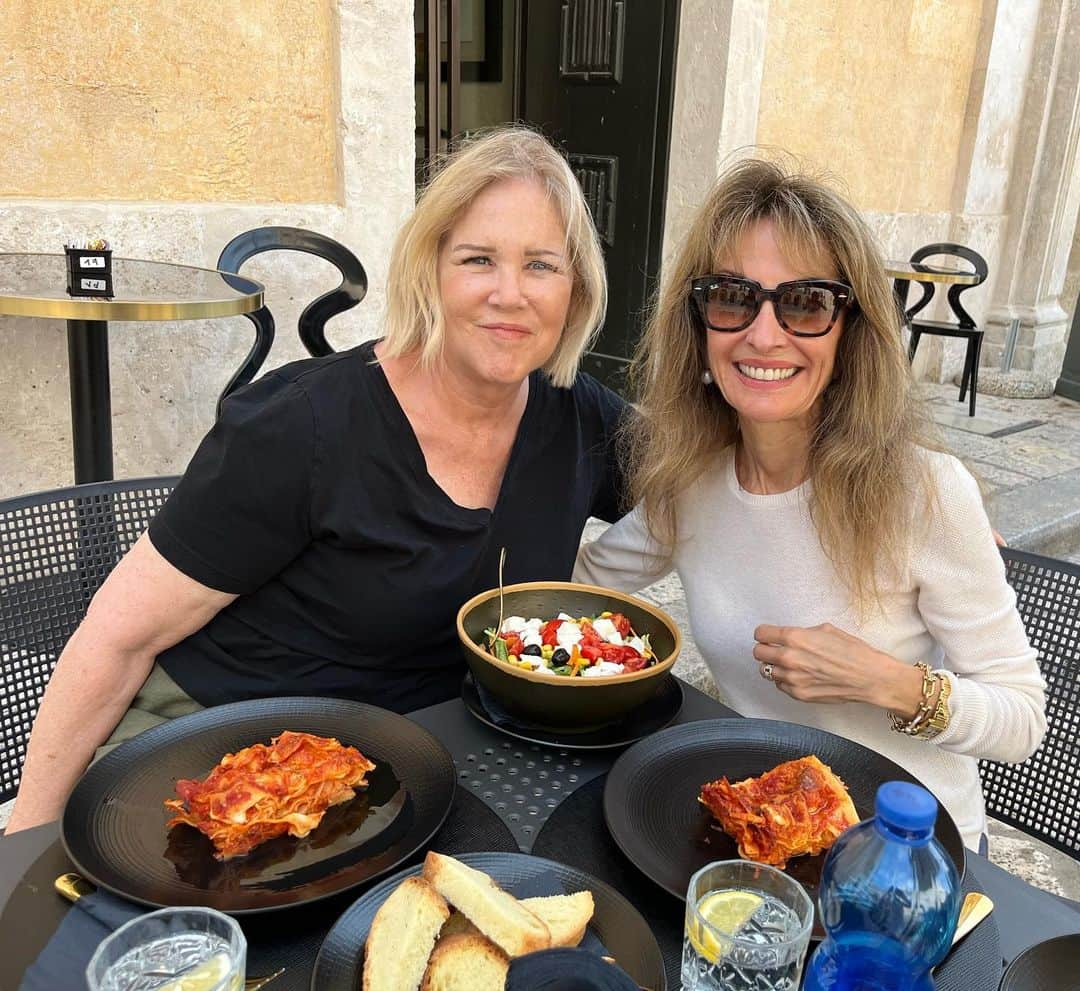 スーザン・ルッチのインスタグラム：「Lasagna for lunch🥳Sharing a fabulous taste of Italy in Matera with my forever friend Sallie— in the trenches together at All My Children!!! From NY, to our many Super Soap Weekends at Disney,  to Tower of Terror, to all the times she was with me when I didn’t win the Emmy AND with me in the night I finally won!!! #the Best there is💖💖🥰🥰💞💞💃🏽💃🏽」