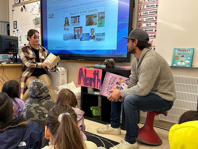 ケイトリン・オズモンドさんのインスタグラム写真 - (ケイトリン・オズモンドInstagram)「Thank you @kelto85 for having @jsluge and me for your reading week!  • #booksarebest」10月7日 7時24分 - kaetkiss