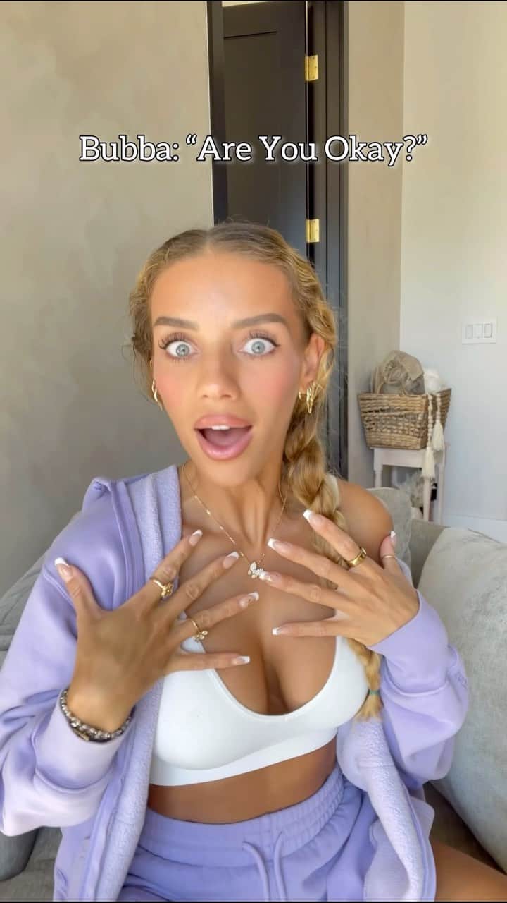 Jena Frumesのインスタグラム：「The audacity of @jasonking to ask me if I’m OK after he wakes up & destroys the house I spent all night cleaning while he was asleep🤣💀 #toddlermom #momlife #LoveMyBubba」