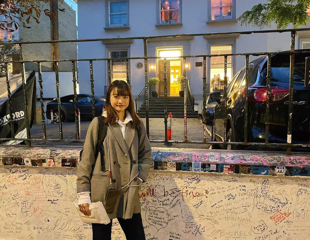 寺川里奈さんのインスタグラム写真 - (寺川里奈Instagram)「The Beatlesの聖地inロンドン Part4 🇬🇧Abbey Road  The time has come.  I have been waiting for this moment for so long..💛  #abbeyroad #abbeyroadstudios  #england #london #thebeatles」10月7日 7時53分 - rina_terakawa