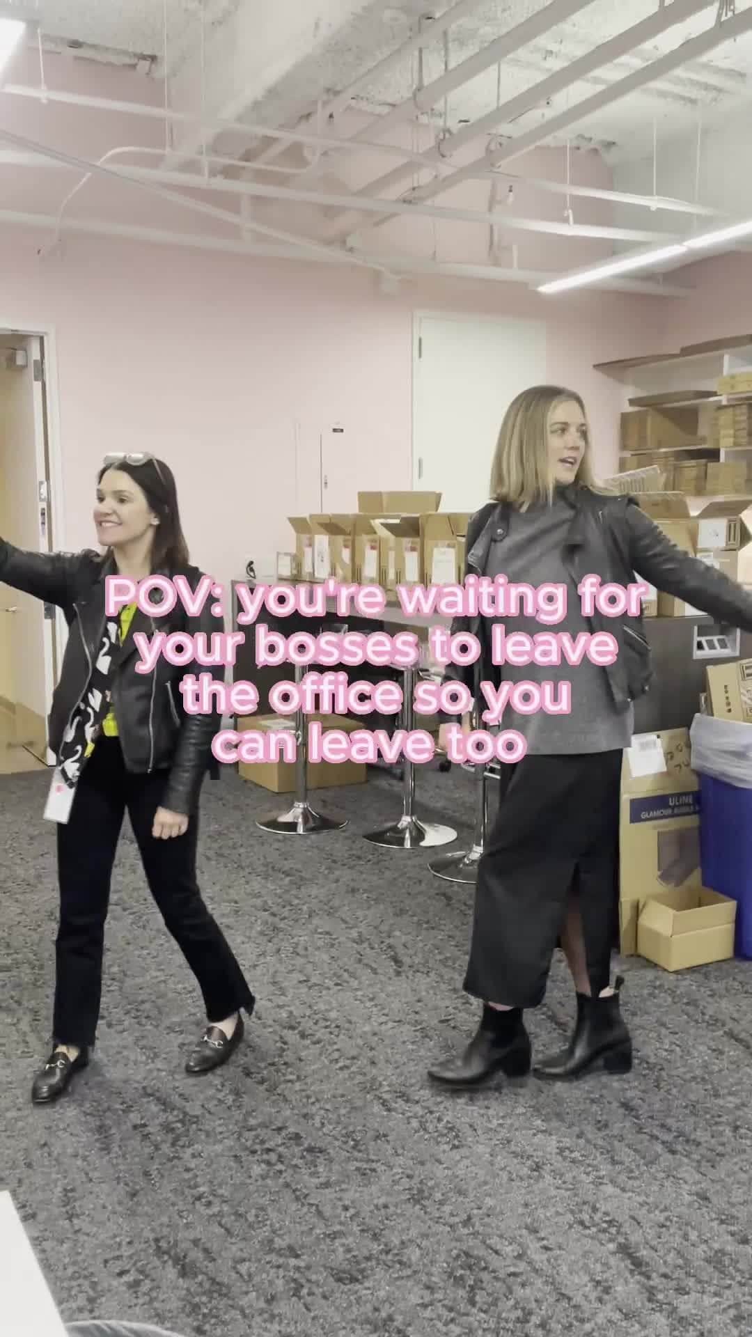 のインスタグラム：「As soon as the bosses exit the building, so do we 😚💖🏃‍♀️💨⁠ Have a great weekend, besties!⁠ ⁠ #benefitcosmetics #corporatelife」