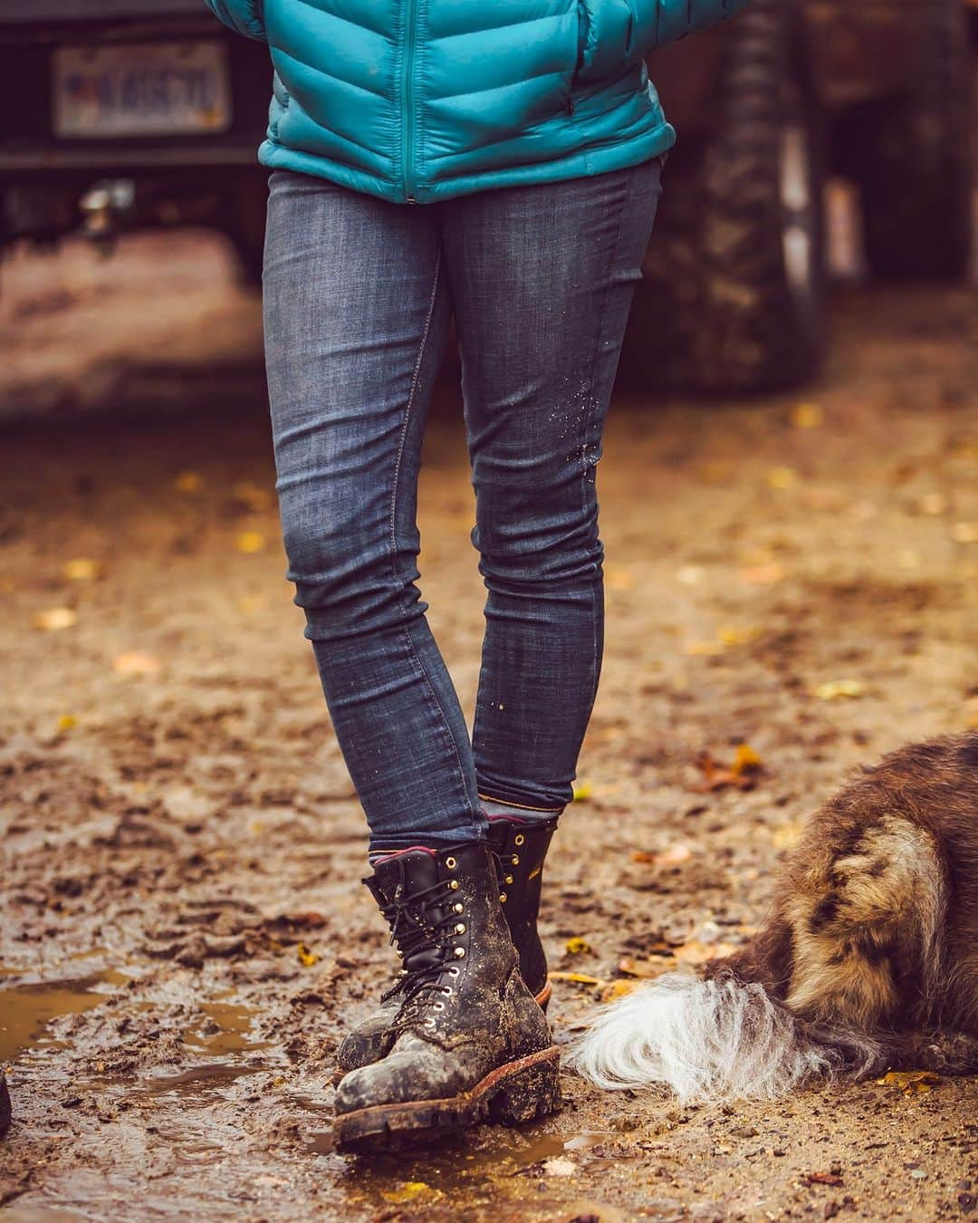 チペワのインスタグラム：「Long days and harsh outdoor environments are no match for our legendary waterproof and insulated steel toe women's loggers.  Style: #L73050   #Chippewa #ChippewaBoots #WomensBoots #WorkBoots #WomensWorkBoots #WomensLoggers #LoggerBoots #TheBestByFar」