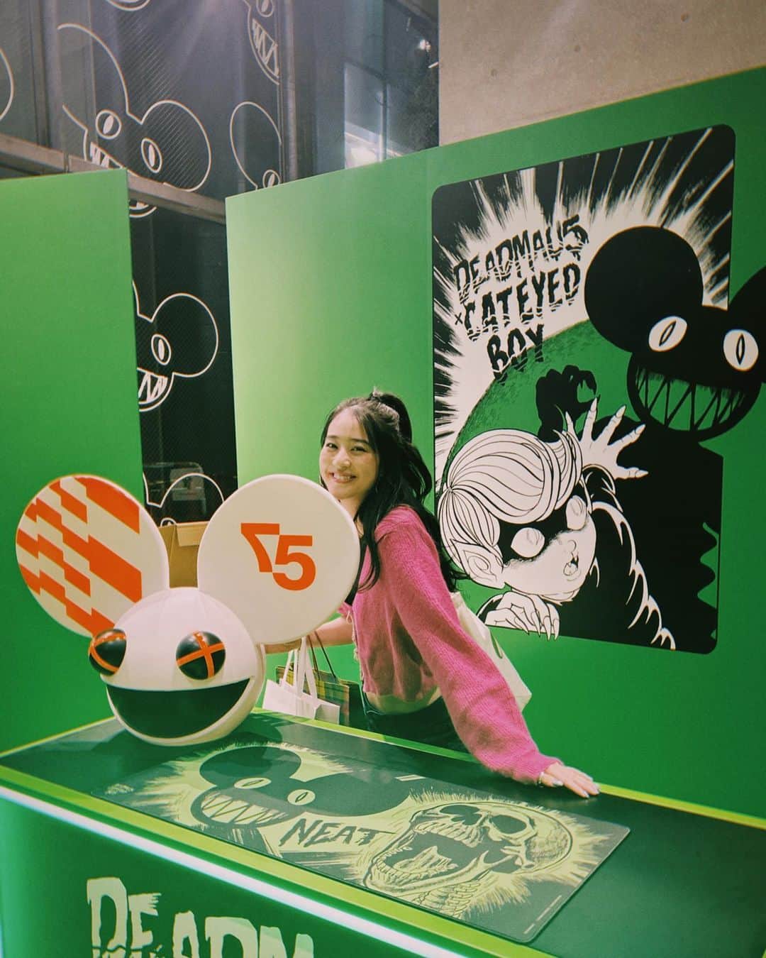 青野楓のインスタグラム：「@deadmau5 popup ❤️‍🔥」