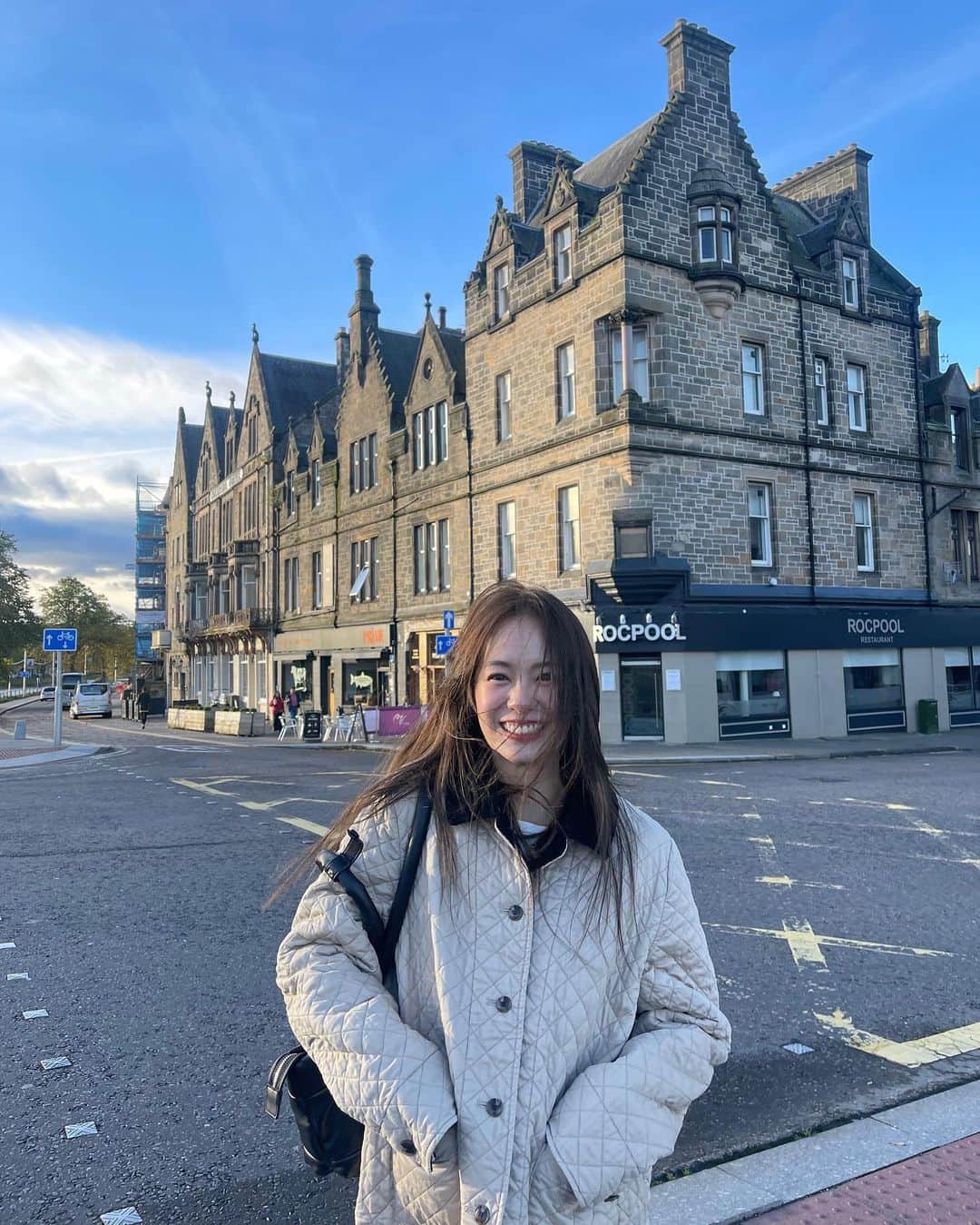PIMTHAのインスタグラム：「10 secs of sun ray 🌤️」