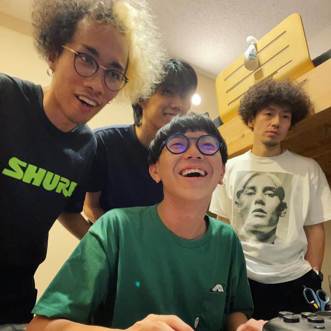 SO-SOさんのインスタグラム写真 - (SO-SOInstagram)「🔥New Song OUT NOW🔥  idom, SO-SO & NUU$HI  “堂々廻 (Feat. Nakajin)”  Mastering: @shiota_hiroshi   Check out his new EP  “Who?” (@idom._ )」10月7日 17時29分 - so_so_looper