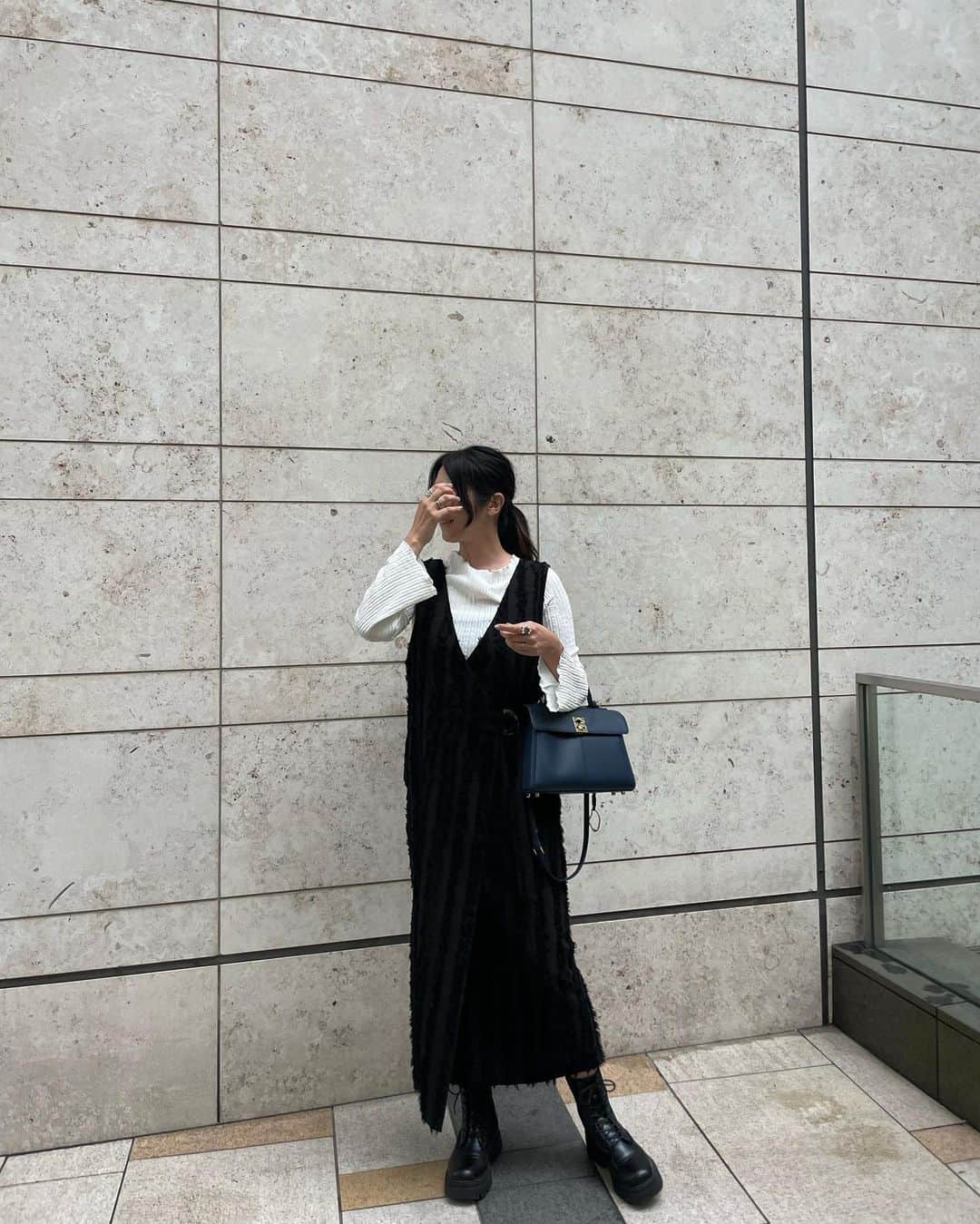 yoka1124さんのインスタグラム写真 - (yoka1124Instagram)「☆ 𝕠𝕦𝕥𝕗𝕚𝕥 ☆  . 秋休み🍁  実家の方でキャンプしてるよ！ 寒いけど楽しい！寒いと虫いないし  今日のキャンプ飯はサムギョプサルです🐷  @geera__official のお袖がフレアで可愛いトップス♡ 合わせやすくて今の時期にぴったりで好き 商品番号🔍208109  . . #pr#GeeRA #geera_ootd #ジーラ#大人カジュアル#ブルベ夏#高身長女子#高身長コーデ#40代コーデ #40代ファッション#大人カジュアル#30代ファッション #30代コーデ#骨スト#骨格ストレート#シンプルコーデ#キレイめコーデ」10月7日 17時32分 - yoka1124