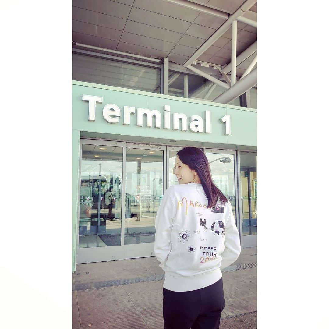 小野彩香さんのインスタグラム写真 - (小野彩香Instagram)「とうとうこの日がやってきました✈️  大好きなマルーン5のスウェットを着て、 バンクーバー行ってきます🇨🇦  #留学 #カナダ #バンクーバー」10月7日 17時39分 - onoayaka_official