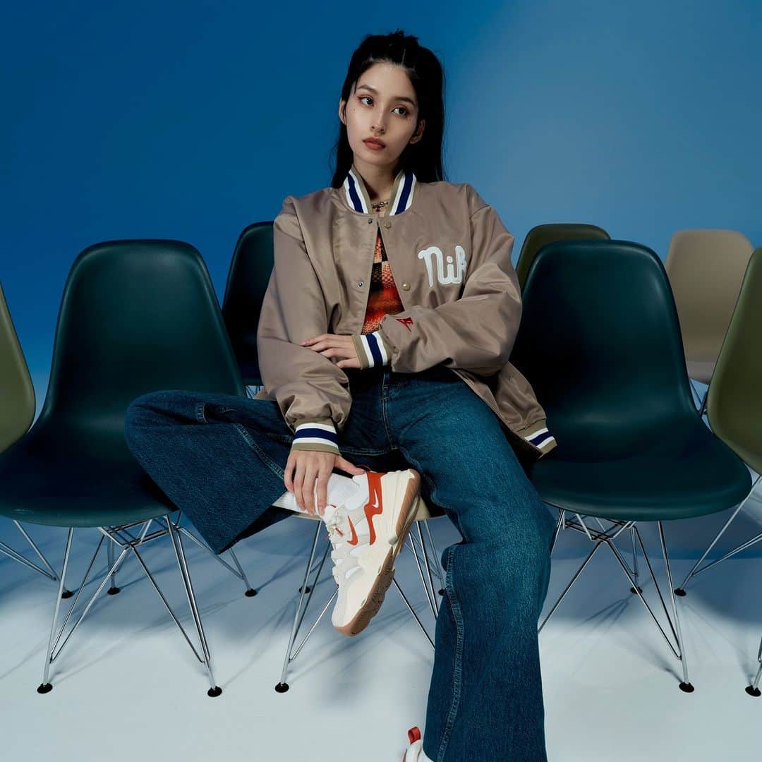 のインスタグラム：「・ 【NIKE CAMPUS PACK】  可能性しかない未来へ向けて。 原動力は、内に秘めた自信と強さ。 コーディネートのアクセントはそれぞれの持つ個性。 ライフスタイルに合わせた、思い思いの着こなしで、アイデンティティーを表現できるCAMPUS PACKが登場。   https://gs.abc-mart.net/feature/21695/   #CAMPUSPACK #NIKECAMPUS #abcmart #abcgs #nike #ナイキ」
