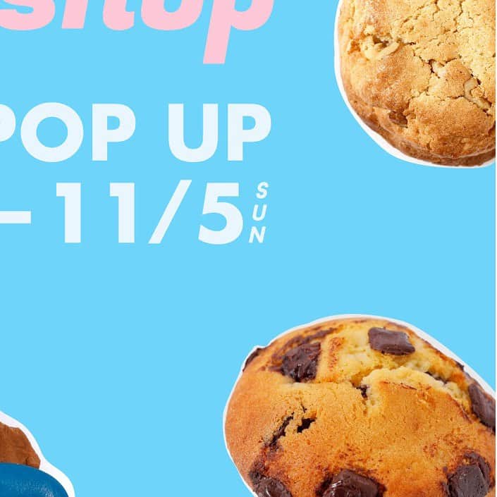 のインスタグラム：「🧁ISETAN POP UP🍪 @acutegrrrl_isetan  @isetan_shinjuku  2023.11/01~11/05 去年に引き続き、HohokamBAKEshopからクッキー、HohokamDINERのグッツのPOPUPを伊勢丹新宿店でやらせていただきます✌🏻 📢今回は当店にオープン当初から通ってくれている、pecoちゃんと念願のコラボレーションを実現😮‍💨💖 マフィン2種類とキーホルダーのSETを作りました❣️マフィンの見た目、味、包装にも一緒にこだわり、マフィンカップもpecoちゃんが選び、NYから仕入れてます🇺🇸キーホルダーは’’ちょいブスキーホルダー’’にpecoちゃんがコラボマフィンを持っている姿を作っていただきました👸🏼🧁 ※こちら、300SET限定販売になります。(また後日詳しく発表致します) 👸🏼PECO @pecotecooo 💖  🥟ちょいブスキーホルダー®︎ 今回、ぺこちゃんのコラボキーホルダーだけではなく、当店だけのめっちゃかわいいオリジナルキーホルダーも製作していただきました❤️(後日発表🤫) 一つ一つ手作りのため数量限定です‼️ お楽しみに🛸 @choibusu  ひとつひとつ手作業で作る詰め甘めのキーホルダーを中心に様々な作品を制作。渋谷・ウーピーゴールドバーガーに自作のキーホルダーを入れたガチャガチャマシーンを設置したのをきっかけに、大手食品メーカーやアーティストとのコラボ、全国各地での個展やPOPUP STOREの開催など多岐にわたり活動。香港、台湾、韓国、インドネシアでのキーホルダーの販売や展示をするなど海外での活動も精力的に行う。  🕯️💕SHEER とってもかわいいキャンドルブランド🦄今回はクッキー2種類とブラウニーを作っていただきました🍪(こちらも後日インスタグラムで紹介します) @sheer.sheer.sheer  SHEERは、70'sのサイケデリック、 80's ガールズシングス、そして90'sカルチャーからインスパイアーを受け、ユニークでカラフルなキャンドルをひとつひとつ心を込めて作っているハンドメイドキャンドルのブランドです。  🖋️Yunosuke 今回新しくスウェット、トートバックを制作するにあたって系列店で最近までPOP UPをしていたYunosukeさんにオファーし、デザインしていただきました💁🏻‍♂️ こちらも出来上がり次第宣伝させてください🪂(史上最高に可愛いです✨) @yunosk  雑誌、広告をはじめCDジャケット、MV、店舗ロゴなど、幅広いジャンルのアートワークをシンプルかつ軽やかな線で手がける。  💬その他、今回もステッカーやキーホルダー、アパレルまで幅広く、みんながワクワクするようなオリジナルグッツご用意しております🎡 10000円以上(税抜)のお買い上げで最高なノベルティもございます🎢  -------------------------------------- 🍪HohokamBAKEshop @hohokambakeshop  HohokamDINERで出しているケーキ類、焼き菓子全般の製造しております。  🍔HohokamDINER 原宿駅から徒歩２分にあるアメリカンダイナー👩🏻‍🍳ハンバーガーやサンデーなどの本場アメリカに負けない見た目にも味にもこだわってます🇺🇸 @hohokamdiner   #acutegrrrl #addictedbycuteness  #hohokamdiner #hohokambakeshop  #ホホカムダイナー #ホホカムダイナー原宿」