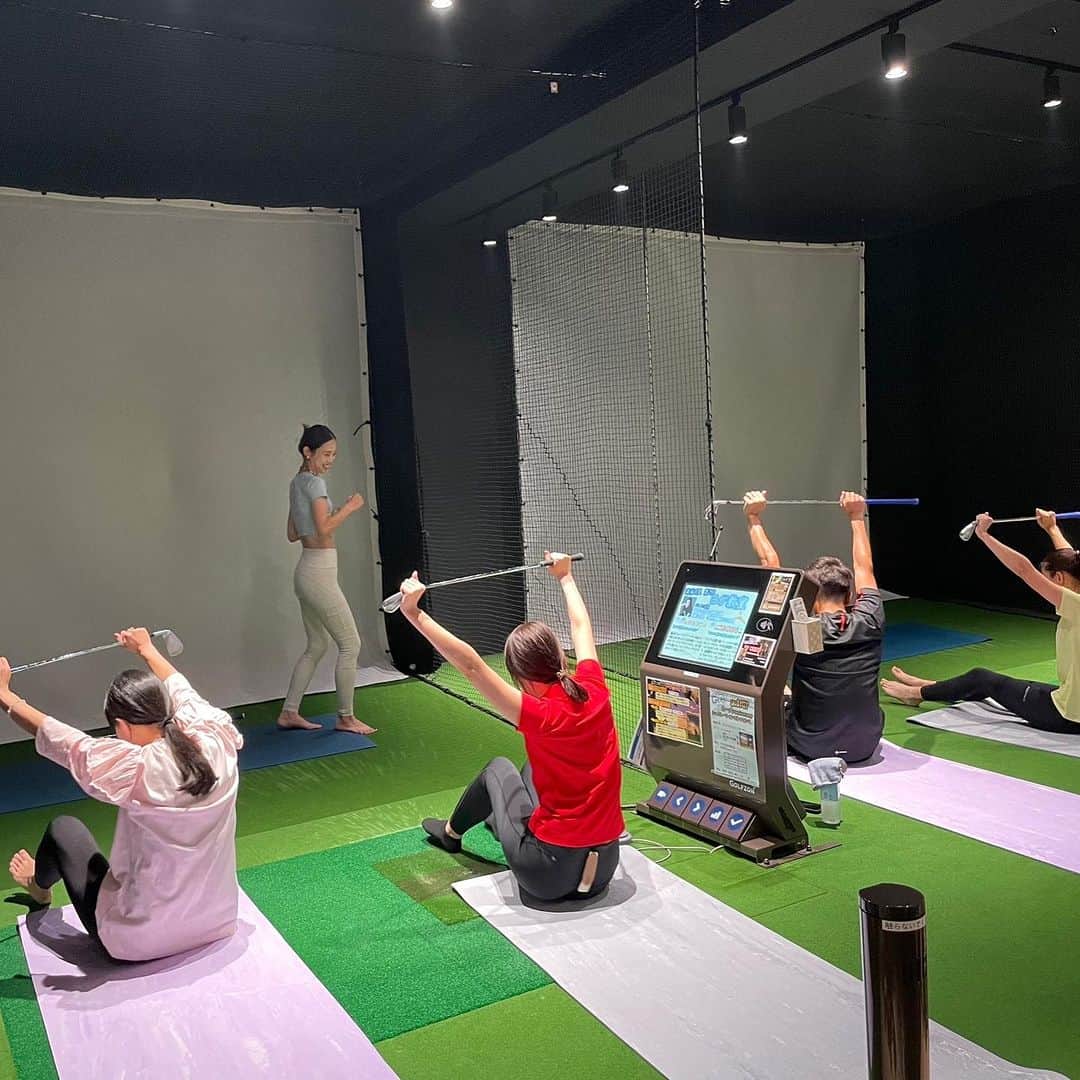 滝裕可里さんのインスタグラム写真 - (滝裕可里Instagram)「10月のヨガ教室のご案内】  8月から @golf_gt518  さんで 開催させて頂いているヨガイベント 【第三回 滝裕可里のヨガ教室】も 開催が決定しております🧘🧘‍♀️🧘‍♂️  運動の秋🍁 一緒に体を動かしましょう！  運動音痴でも大丈夫 体が硬くても大丈夫 体力がなくても大丈夫 人見知りでも大丈夫 ゴルフをしていなくても大丈夫  ちょっとでも気になった方は 一度来てみて😋お待ちしています！  ◾️日時 10月22日(日) 朝活ヨガ  1部 10時-11時/2部 12時-13時 ゴルフヨガ 3部 14時-15時 🈵  ◾️場所 @golf_gt518   ◾️持ち物　動きやすい服、飲み物、タオル (※ヨガマットレンタル　¥300)  ◾️料金  朝活ヨガ ¥5,500(税込) ゴルフヨガ ¥6,600円(税込)  すでにリピーターさんの ご予約も頂いております！  まだまだ募集中ですので 気になる方や質問がある方は お気軽にDMしてください☺️  ヨガを通して同じ時間を 一緒に過ごせることを楽しみにしています🙏🧡  #ヨガ #ゴルフ #スポーツ #運動 #ヨガイベント #ゴルフヨガ #滝裕可里のヨガ教室 #たきヨガ #運動の秋 #スポーツの秋 #ヨガの秋　 #ゴルフスクールでヨガレッスン」10月7日 18時08分 - takiyukari_official