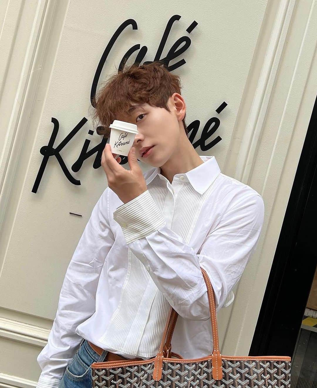 Café Kitsuné Parisさんのインスタグラム写真 - (Café Kitsuné ParisInstagram)「Embrace a Sunday stroll with your coffee in hand at #CafeKitsuneVertbois ☕️ ✨  - 👉 Café Kitsuné Vertbois 30 rue du Vertbois, 75003 Paris⁠⁠⁠ Tuesday-Saturday: 9:30am-1pm/2pm-5pm⁠⁠⁠」10月7日 18時03分 - cafekitsune