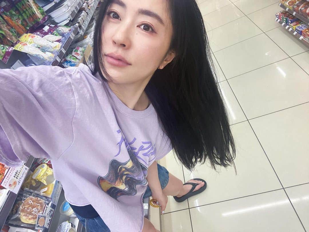 橋口いくよのインスタグラム：「みなさんと個別にお話しするイベントをオンラインでやります。  美容マガジンでの企画とはいえ、お話のテーマはとくになくて、美容まったく関係なくでもなんでもOKです！  もちろん今からでも間に合います！  すでに受付してくださっている方々には、順次お時間のご連絡がいきますので、今しばらくお待ちくださいね。  さっそくの受付本当にありがとうございます！  まだだよーって方も参加方法は簡単です。  noteのアカウントに方法をまとめてありますので、ご希望の方はぜひご覧下さい！  noteアカウントはインスタのプロフィールにあります。 👉　@ikutorias_secret   おひとりおひとりと、お会いするのを楽しみにしていますね。  #個別トークイベント」