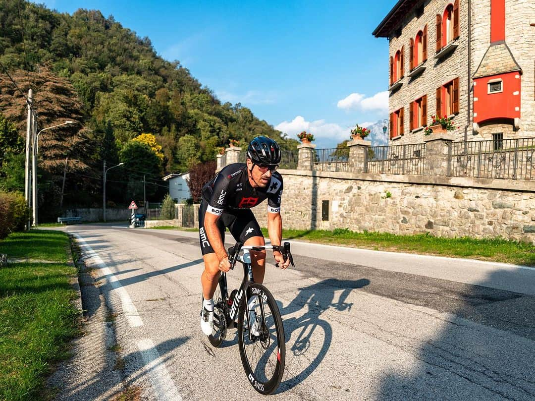 ファビアン・カンチェラーラさんのインスタグラム写真 - (ファビアン・カンチェラーラInstagram)「So excited about the launch of the new @ride_bmc Teammachine R! 🚀   It was a pleasure to be part of the media launch at the Museo del Ciclismo, where the BMC R&D Team introduced the bike and to get a first riding experience.  Check out the new weapon 👉🏼 @ride_bmc   #Teammachine_R #RedefineRacing #Ride_BMC #CreateSpeed」10月7日 18時04分 - fabian_cancellara