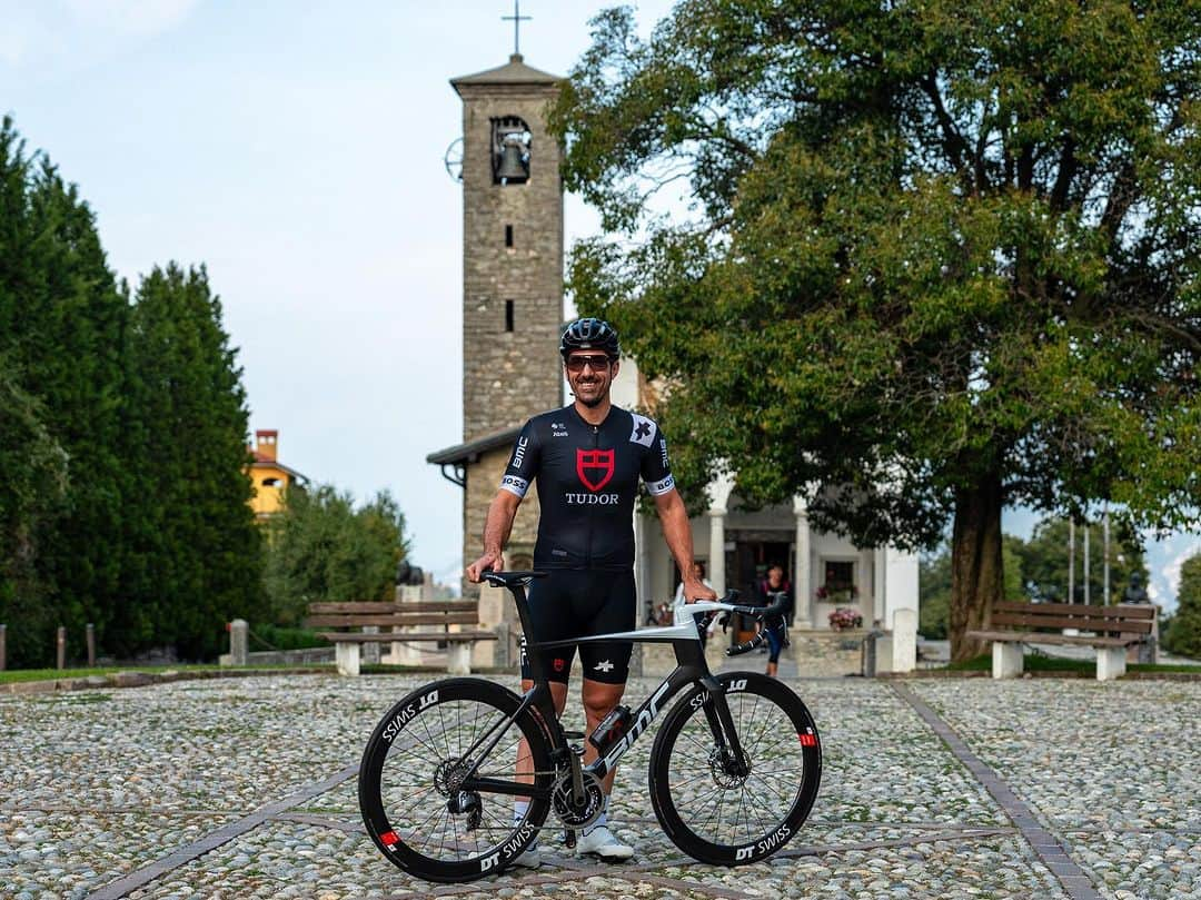 ファビアン・カンチェラーラのインスタグラム：「So excited about the launch of the new @ride_bmc Teammachine R! 🚀   It was a pleasure to be part of the media launch at the Museo del Ciclismo, where the BMC R&D Team introduced the bike and to get a first riding experience.  Check out the new weapon 👉🏼 @ride_bmc   #Teammachine_R #RedefineRacing #Ride_BMC #CreateSpeed」