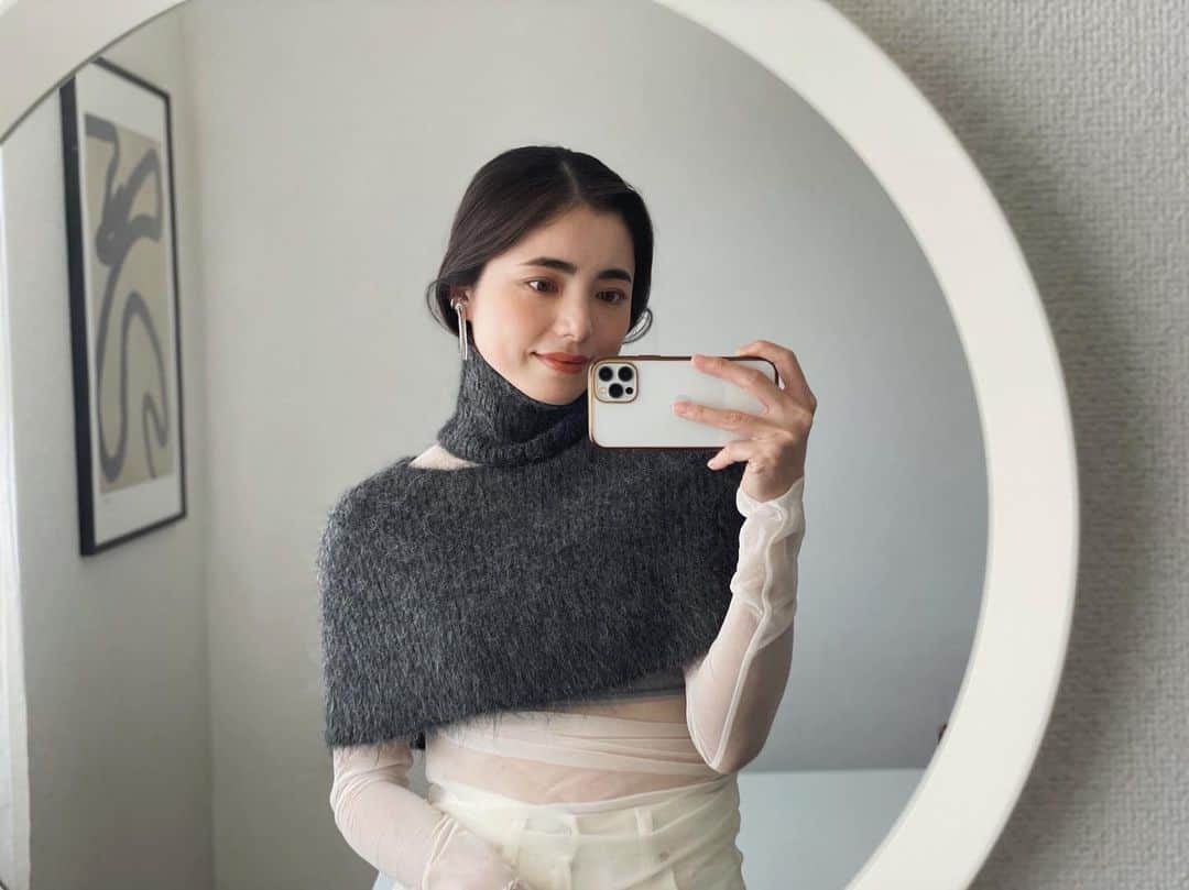 Yuki Ide | 井手 祐来のインスタグラム：「レイヤードを楽しめそうなこのニット🧶 まだ着れないと思ってたけど急に寒くなってきたしそろそろ出番だね めちゃくちゃ可愛い🤍 #ad#teloplan」
