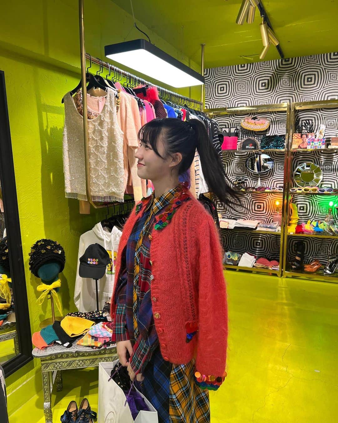 仲本愛美さんのインスタグラム写真 - (仲本愛美Instagram)「一目惚れした洋服たくさん見つけた😭😭」10月7日 18時13分 - manamana_kimono