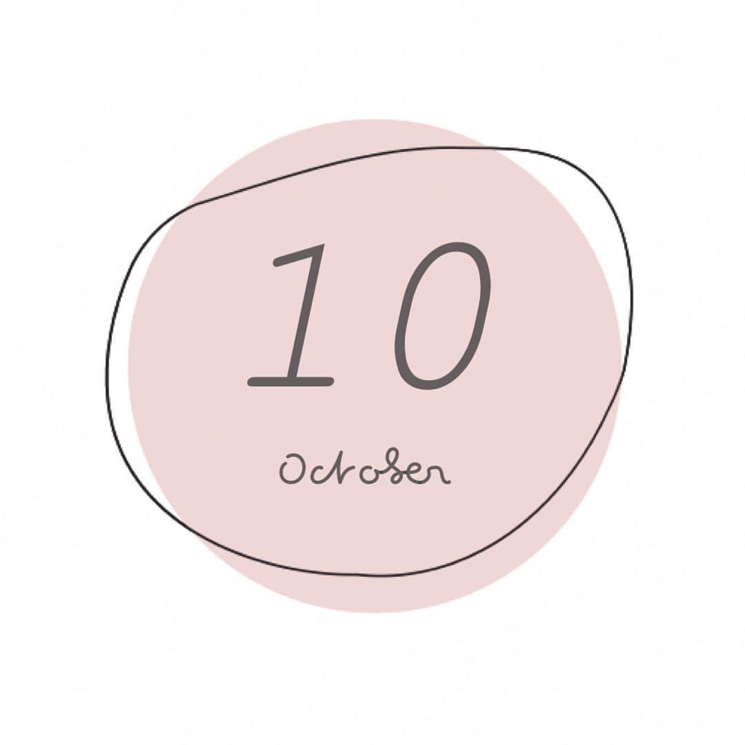 のインスタグラム：「＼＼#10月 🌕🌾／／ 気づいたらもう10月に入って １週間たってたー💦  目まぐるしすぎる🙄💦 . . いつもこのぐらいの時期から 「え、もうすぐ正月では・・・？😱💦」 と妙に焦りだしますw . . . 今月は#運動会 があったり #遠足　があったり #小学校 行事がたくさんあるので ほぺたろうはウキウキしている♡☺️ . . . 《30代ママと小学生息子の日々の暮らし☕️🌱》 👉(@asuroom ) . . . . #october #小学生ママ #夕日 #夕日が綺麗 #夕焼け #夕焼け空 #サンセット #湘南ライフ #湘南」