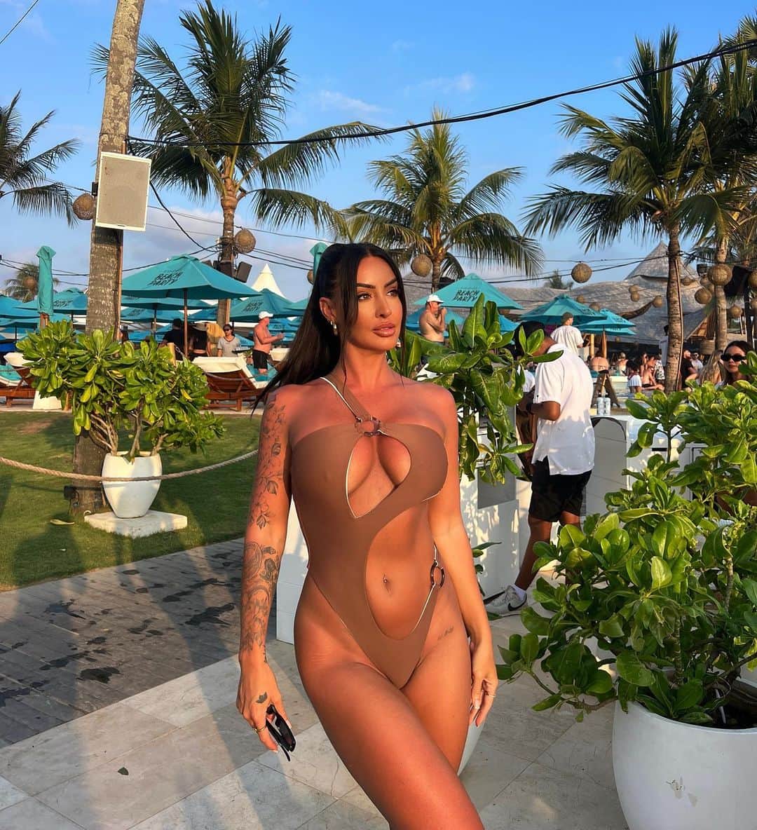 Steph Paccaさんのインスタグラム写真 - (Steph PaccaInstagram)「we love it here   @finnsvipbeachclub」10月7日 18時20分 - steph_paccaa