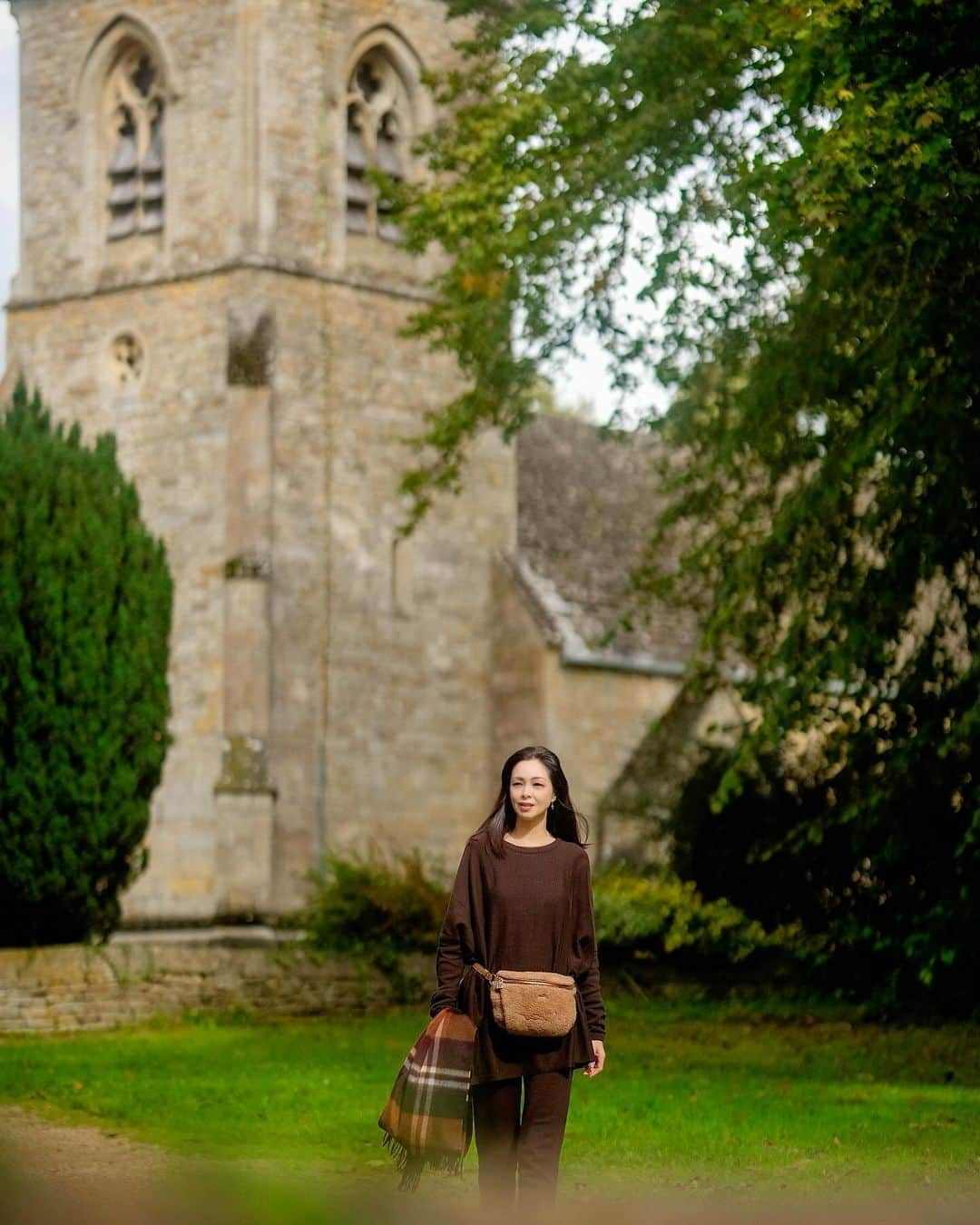 川原亜矢子のインスタグラム：「Footpathを歩く #cotswolds #travel #Europe #england #コッツウォルズ #イギリス #旅 #フットパス」