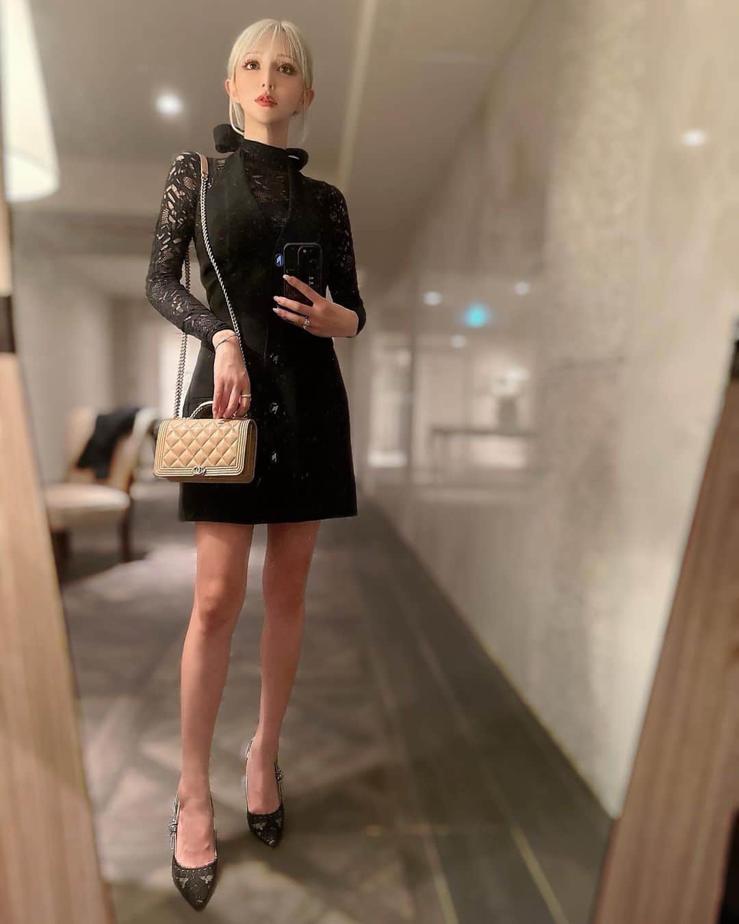 MIRIのインスタグラム：「いつぞやの🖤  @theattico  @dior @chanelofficial   #dior #theattico  #chanel  #秋 #秋服 #aw  #着たかったやつ  #ディオール  #写真 #セルフィー #instagram  #休日 #お買い物  #東京 #tokyo  #ファッション  #fashion #shopping #ootd  #エステ #痩身エステ #ハーブ  #腸もみ #美容液 #美容 #美活」