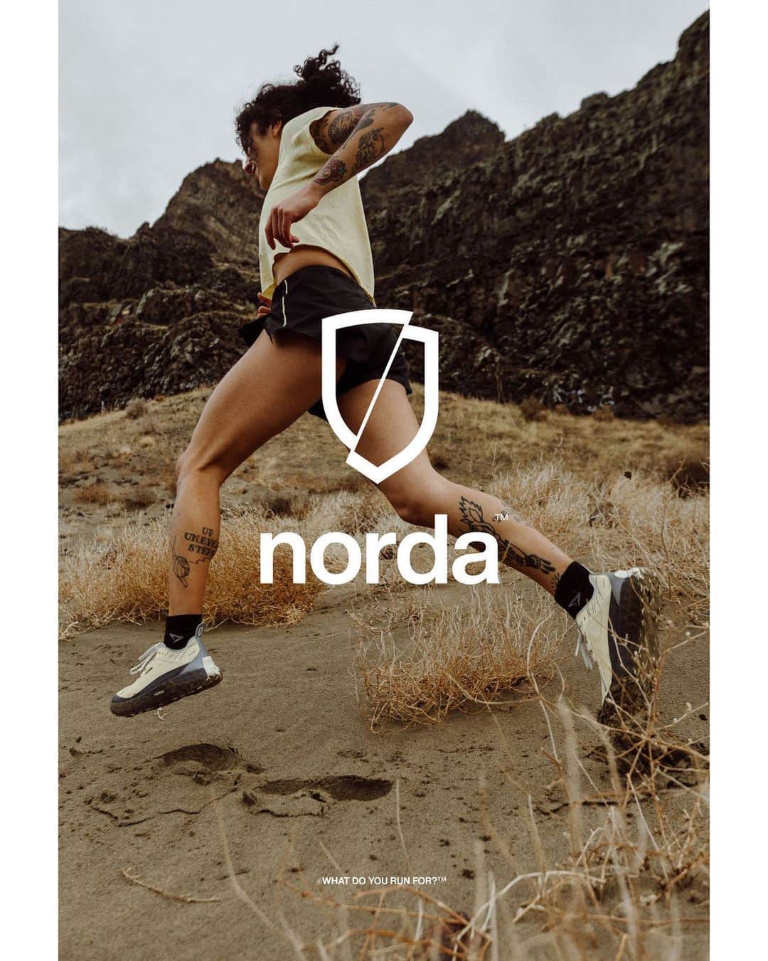 のインスタグラム：「. NORDA™️取り扱い開始。  ランニングは情熱であり、norda™は情熱から誕生しました。我々の全ては卓越したシューズのデザインに注ぎ込まれています。どんな地形でも、たとえ山頂でも、あるいは冷たく・暗い早朝のランニングにおいても失われることは決してありません。 全てはいかなる環境下でも最高のパフォーマンスを発揮する新しいシューズを作りたいという我々自身の想いからスタートしました。それは我々自身の限界への挑戦でもありました。 幸いなことに我々はカナダで誕生したため、24時間・365日（時には雪や嵐もあります）必要とされる機能（防水・保温など）に対して真摯に向き合う必要がありました。だからこそ、世界中の誰よりも「信頼に足る製品」と何なのか？を理解しています。 過酷な環境下での経験から最も革新的で先進性のある素材を使用して最高のシューズを作り上げることを決意したのです。 本日より、atmos銀座店にて取り扱い開始。  NORDA™️ started handling.  Running is a passion, and norda™ was born out of passion. We put everything we do into designing shoes of excellence. Never lost in any terrain, even on mountain tops, or on cold, dark early morning runs. It all started with our own desire to create a new shoe that would perform at its best in any environment. It was also a challenge to our own limits. Fortunately, we were born in Canada, so we had to work hard to meet the 24/7 (and sometimes snowy/stormy) demands for functionality (waterproofing, heat retention, etc.). That is why we understand more than anyone else in the world what a "trustworthy product" is. We understand the importance of "trustworthy products" more than anyone else in the world. We decided to create the best shoes using the most innovative and advanced materials from our experience in harsh environments. The shoes are available at atmos Ginza store from today.  #atmos #norda」