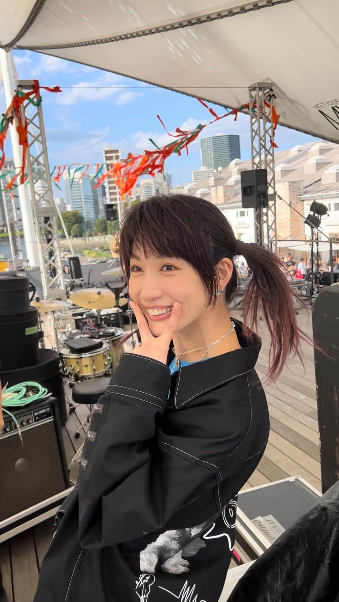 tricotのインスタグラム：「MEET YOUR ART FESTIVAL 2023 7 Oct, 2023 at Tennozu Isle, Tokyo  Special Acoustic Live  potage サマーナイトタウン - Summer Night Town 鯨 - KUJIRA after school 夜の魔物 - Night monster  @meet_your_art  #myaf #myaf2023 #meetyourart #tricot #tricot_band」