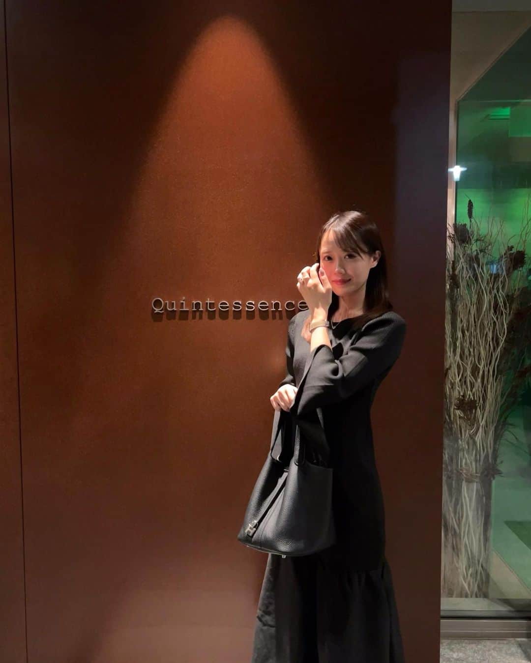 川上真歩のインスタグラム：「🍴  念願のカンテサンス🤍 東京に服なさすぎて当日調達したワンピースがお気に入りすぎる🥺  #quintessence #カンテサンス #anuans」