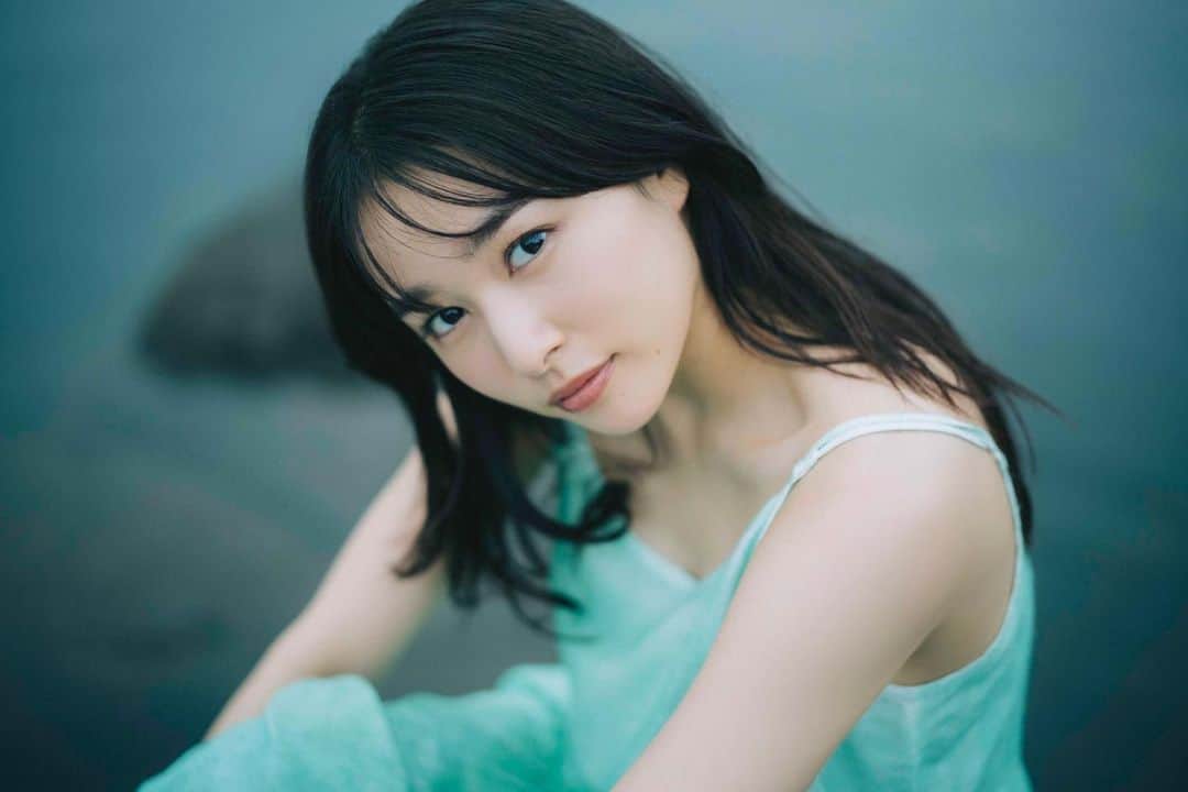 桜井日奈子のインスタグラム：「明日18時からファンミーティングです🙋‍♀️  カレンダーのこととか、新しいお話しや、最近のことをお話しできたらと思ってます🙋‍♀️  あと、zoomでみんなであそぼかなぁと🙋‍♀️  ファンクラブ 桜井日奈子とひな団の部屋 集合ね🙋‍♀️  #ファンミ  #桜井日奈子とひな団の部屋  #ひな団」